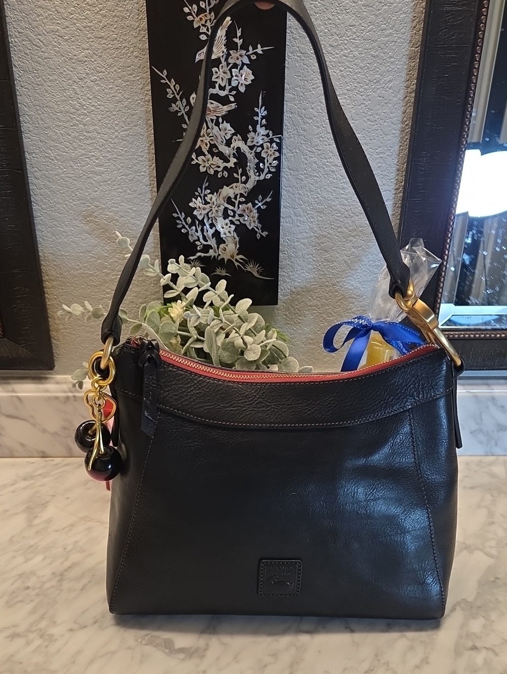 EUC Dooney & Bourke Black Leather Shoulder Bag with Green Felt Trim